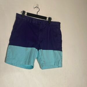 Vineyard vines size 34​